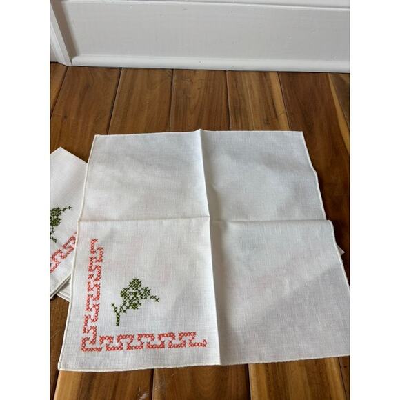 VINTAGE Hand Embroidered Cross Stitch Napkin Set of Six - Picture 4 of 6